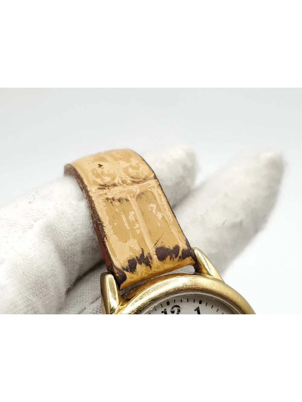 Vintage 1986 Timex Quartz Watch Womens New Battery Gold Tone 30mm